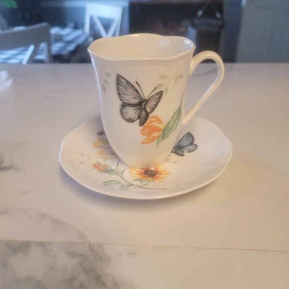 Lenox Eastern Tailed Blue Teacup and Saucer - Picture 4 of 12